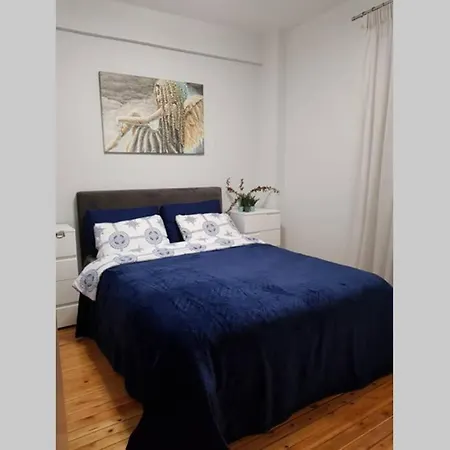 City Center Vibes Seaside Apartment