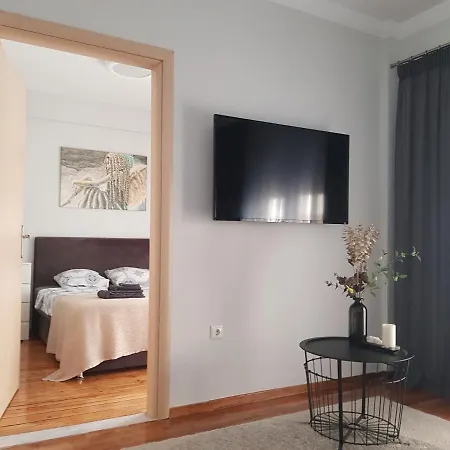 City Center Vibes Seaside Apartment *